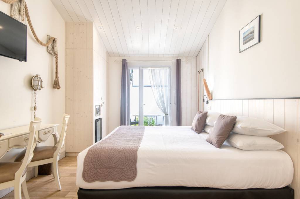 Chambre charme à l'hôtel Plaisir sur l'île de Ré Chambre charme à l'hôtel Plaisir sur l'île de Ré