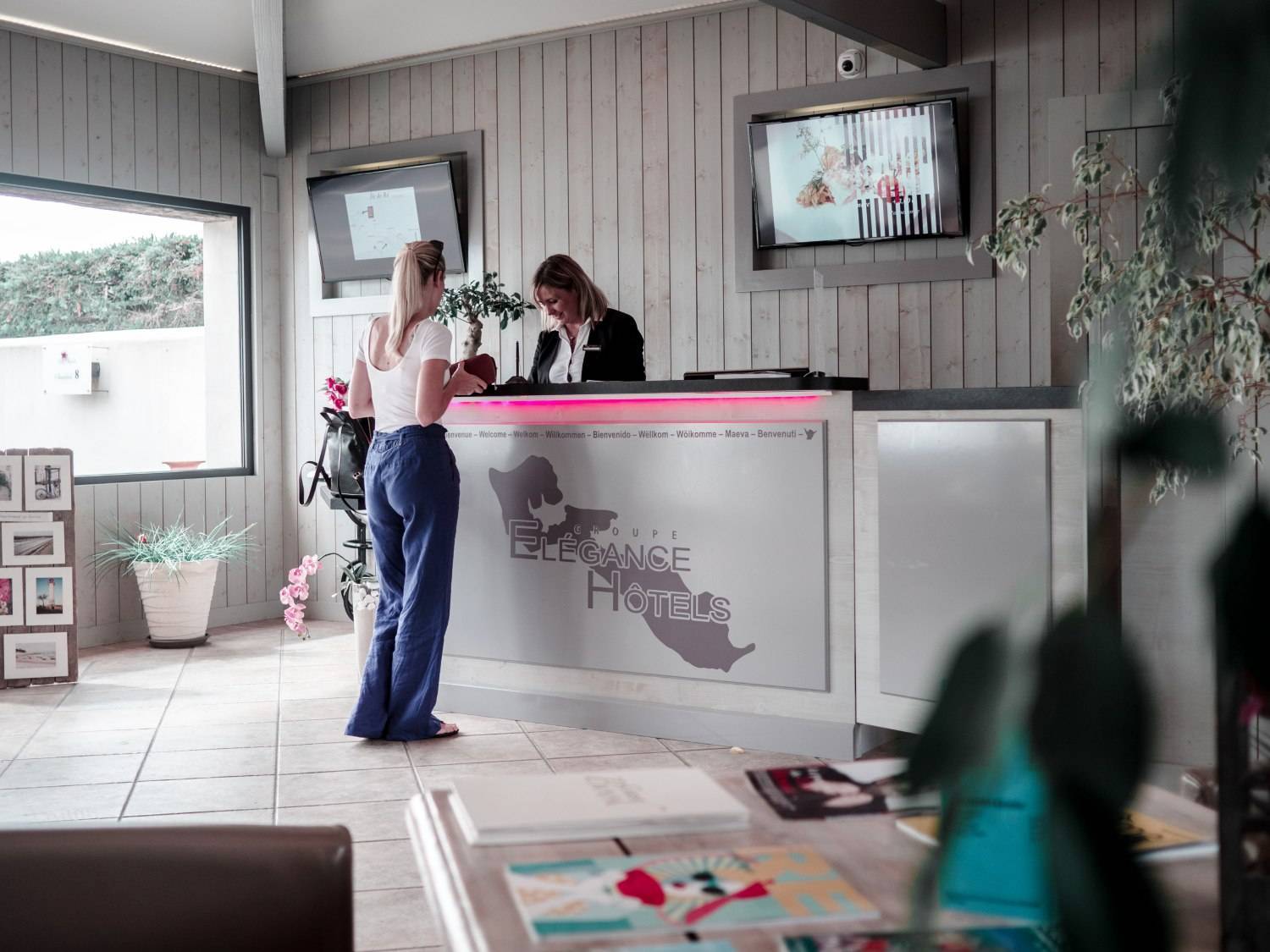 Réception de l'hôtel Plaisir sur l'île de Ré